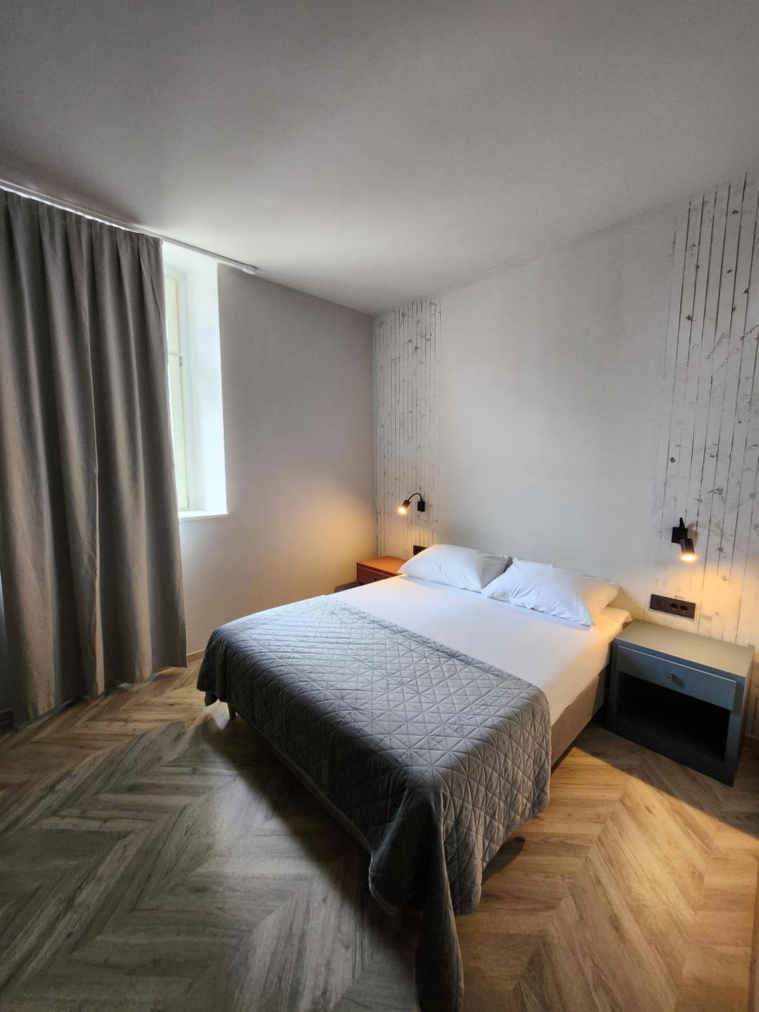 Hotel Amfiteatar Pola Esterno foto